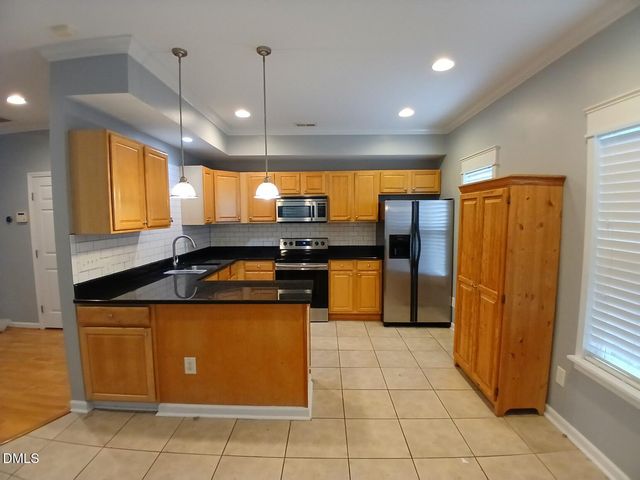 2215 University Drive, Durham, NC 27707