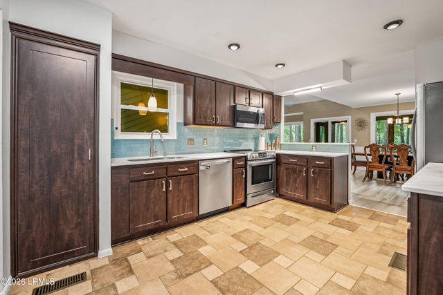 6 Cordgrass Loop, Beaufort, SC 29907