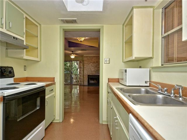 1908 Lightsey RD A, Austin, TX 78704
