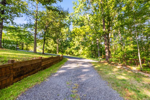 81 Shrader Lane, Ringgold, GA 30736