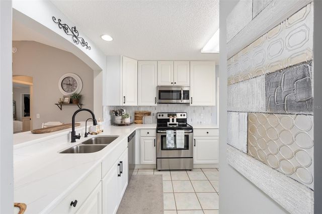 1504 AVILA PLACE, Lady Lake, FL 32159