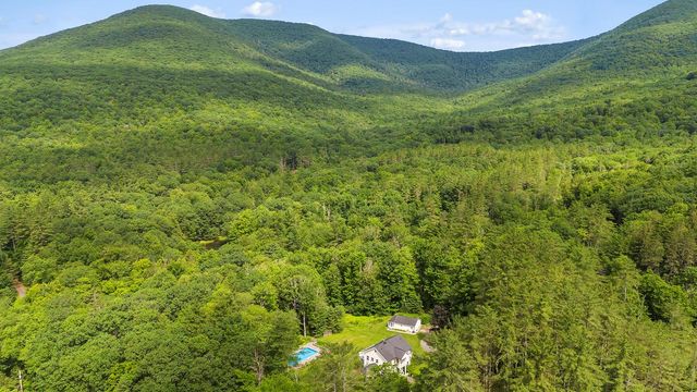 11 Grogkill Road, Willow, NY 12495