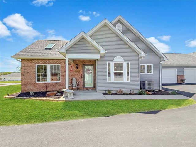 105 White Fox Ct, North Sewickley Twp, PA 16117