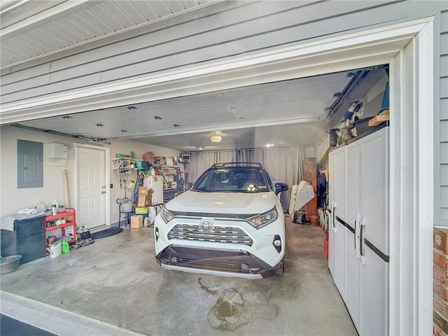105 White Fox Ct, North Sewickley Twp, PA 16117
