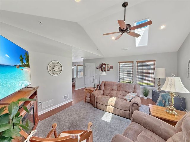 105 White Fox Ct, North Sewickley Twp, PA 16117