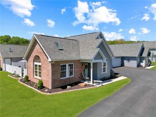 105 White Fox Ct, North Sewickley Twp, PA 16117