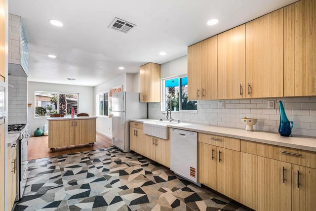 117 Aliso Drive, Palm Springs, CA 92264