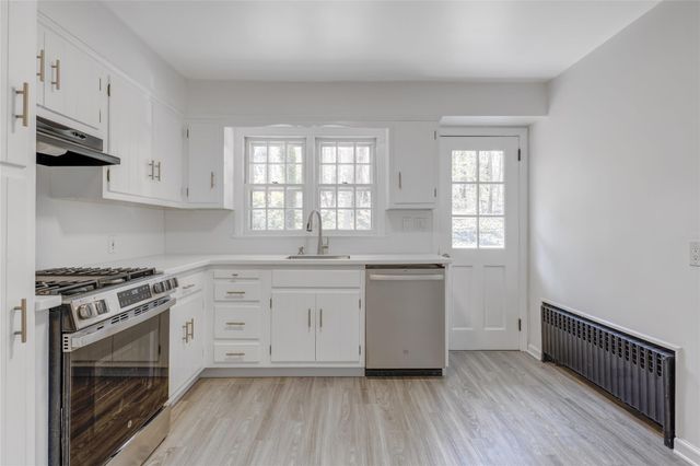 126 Bayville Avenue, Bayville, NY 11709