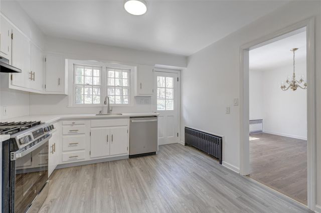 126 Bayville Avenue, Bayville, NY 11709