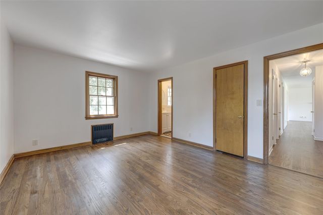 126 Bayville Avenue, Bayville, NY 11709