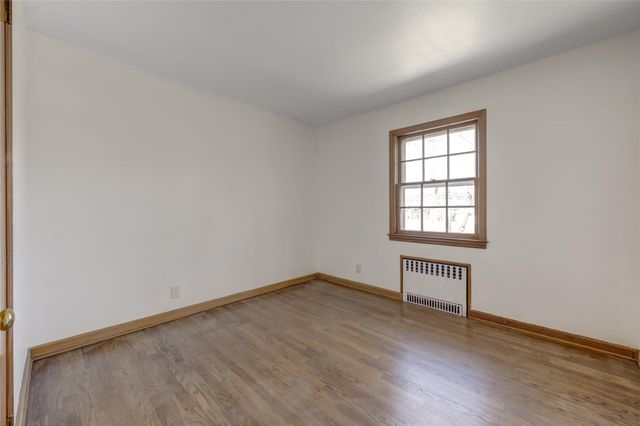 126 Bayville Avenue, Bayville, NY 11709