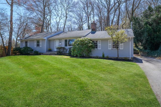 126 Bayville Avenue, Bayville, NY 11709
