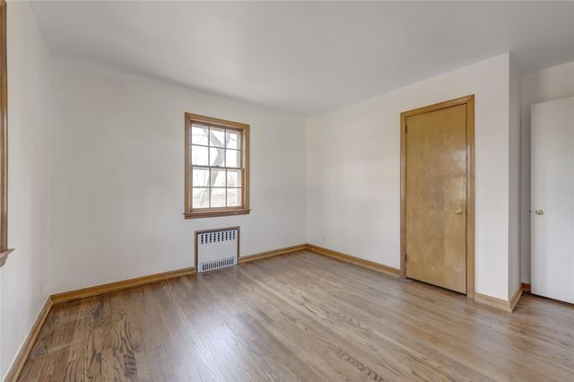 126 Bayville Avenue, Bayville, NY 11709