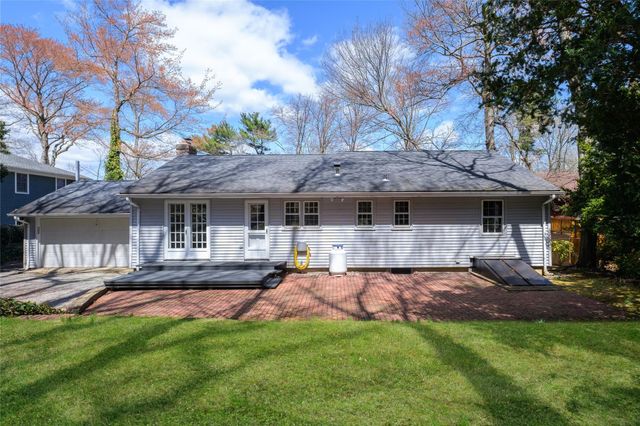 126 Bayville Avenue, Bayville, NY 11709