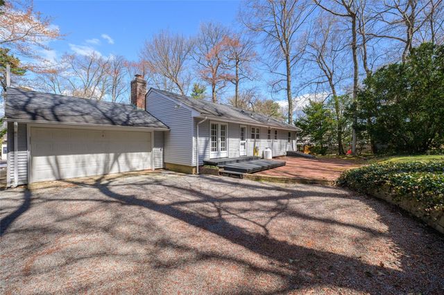 126 Bayville Avenue, Bayville, NY 11709
