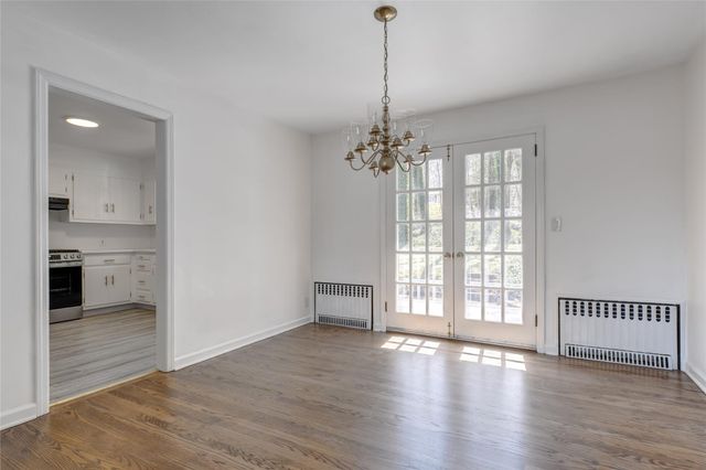 126 Bayville Avenue, Bayville, NY 11709