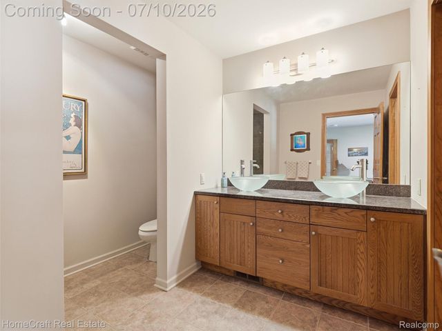 1744 WALNUT RIDGE Circle, Canton Charter Township, MI 48187