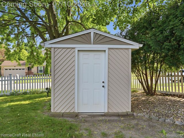 1744 WALNUT RIDGE Circle, Canton Charter Township, MI 48187