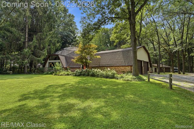 5109 Harvey Lake Road, Highland Charter Township, MI 48356