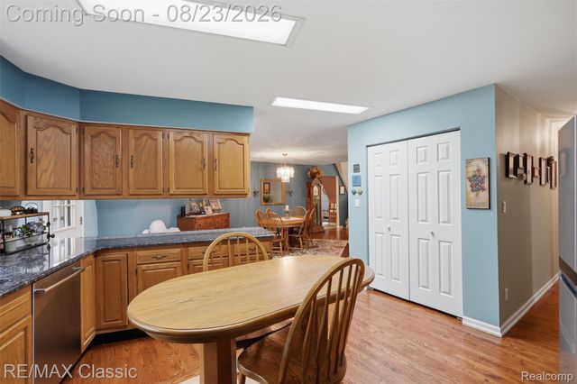 5109 Harvey Lake Road, Highland Charter Township, MI 48356