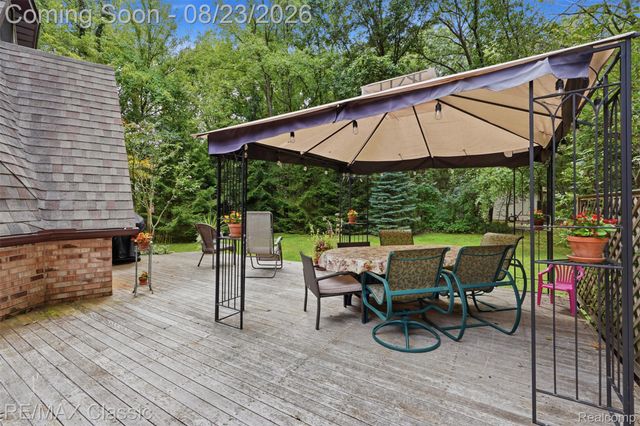 5109 Harvey Lake Road, Highland Charter Township, MI 48356