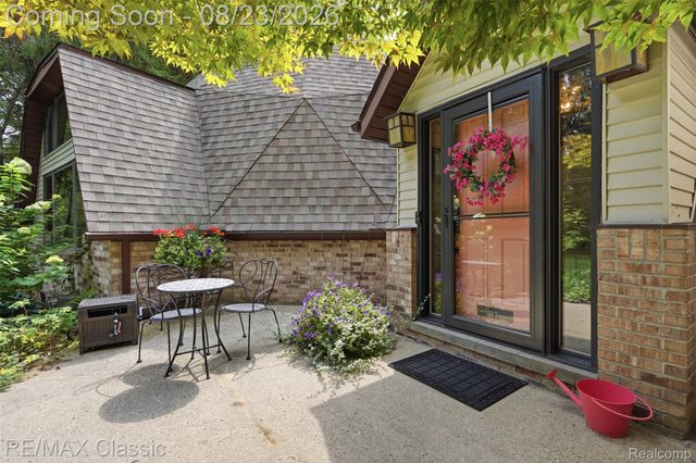 5109 Harvey Lake Road, Highland Charter Township, MI 48356
