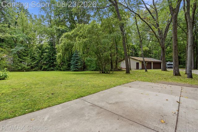 5109 Harvey Lake Road, Highland Charter Township, MI 48356