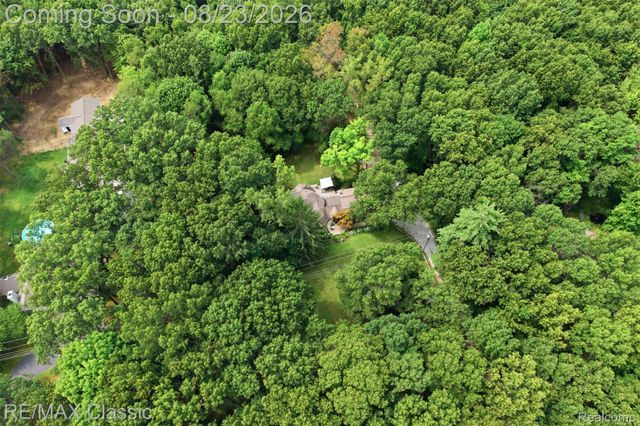 5109 Harvey Lake Road, Highland Charter Township, MI 48356