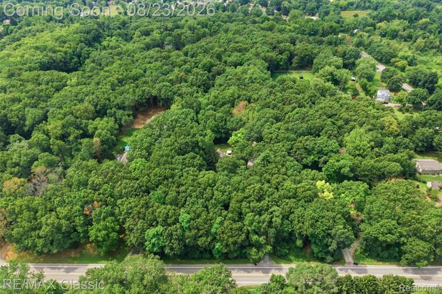 5109 Harvey Lake Road, Highland Charter Township, MI 48356