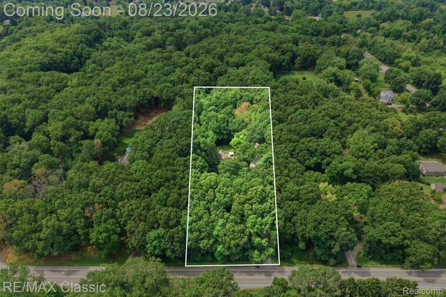 5109 Harvey Lake Road, Highland Charter Township, MI 48356