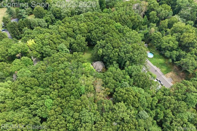 5109 Harvey Lake Road, Highland Charter Township, MI 48356