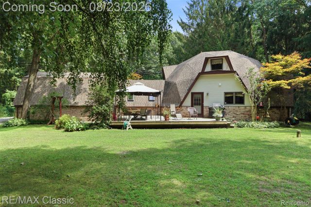 5109 Harvey Lake Road, Highland Charter Township, MI 48356
