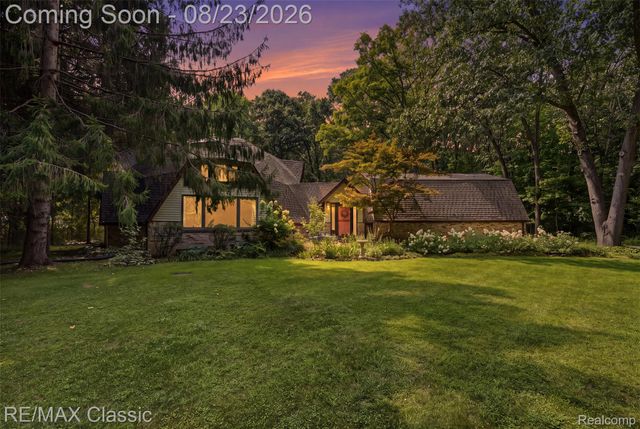 5109 Harvey Lake Road, Highland Charter Township, MI 48356