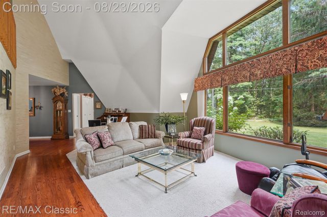 5109 Harvey Lake Road, Highland Charter Township, MI 48356