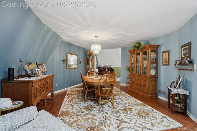 5109 Harvey Lake Road, Highland Charter Township, MI 48356