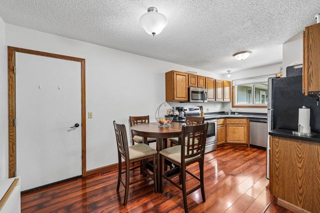 8420 S Pond Trail, Champlin, MN 55316