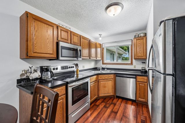 8420 S Pond Trail, Champlin, MN 55316