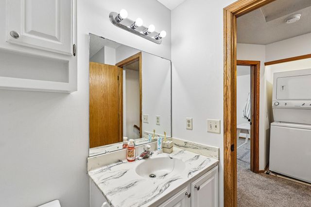 8420 S Pond Trail, Champlin, MN 55316