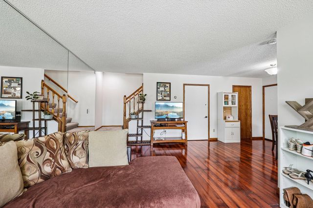 8420 S Pond Trail, Champlin, MN 55316