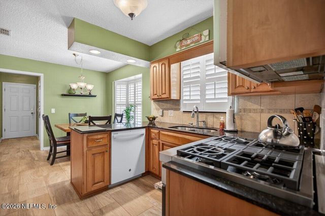 808 MAPLEWOOD Lane, Orange Park, FL 32065