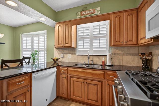 808 MAPLEWOOD Lane, Orange Park, FL 32065