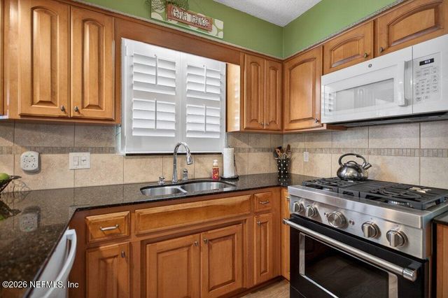 808 MAPLEWOOD Lane, Orange Park, FL 32065