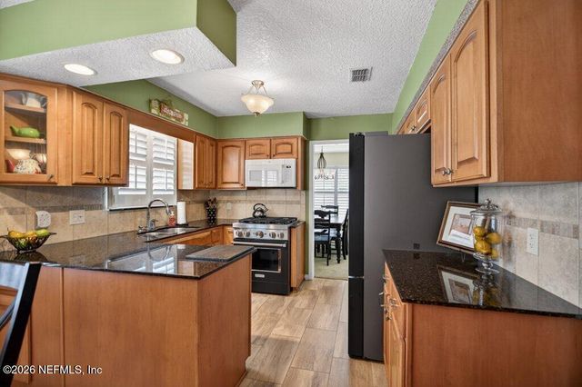 808 MAPLEWOOD Lane, Orange Park, FL 32065