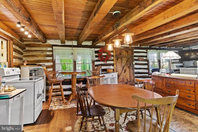 34 OLD WATER RACE RD, Gardners, PA 17324