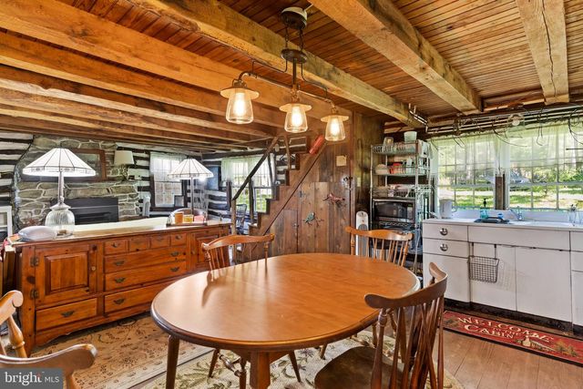 34 OLD WATER RACE RD, Gardners, PA 17324