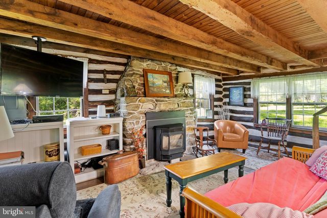 34 OLD WATER RACE RD, Gardners, PA 17324