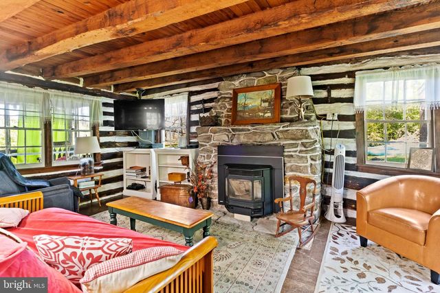 34 OLD WATER RACE RD, Gardners, PA 17324
