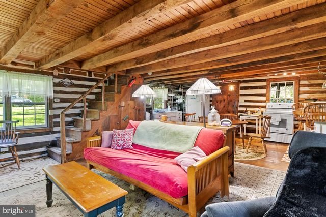 34 OLD WATER RACE RD, Gardners, PA 17324