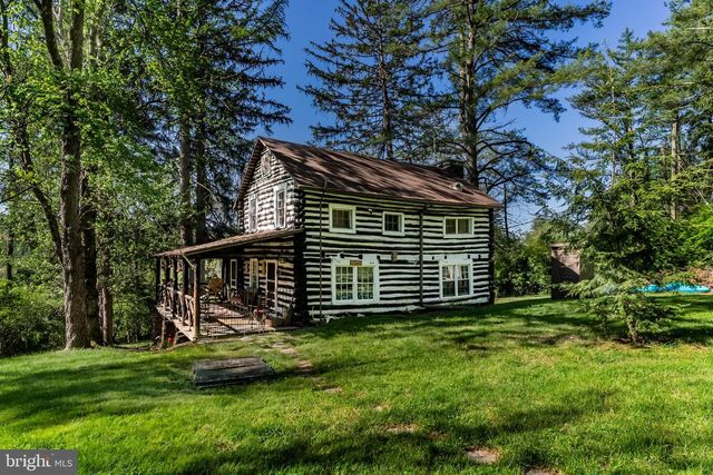 34 OLD WATER RACE RD, Gardners, PA 17324
