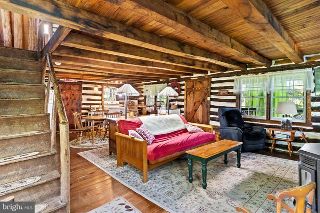 34 OLD WATER RACE RD, Gardners, PA 17324